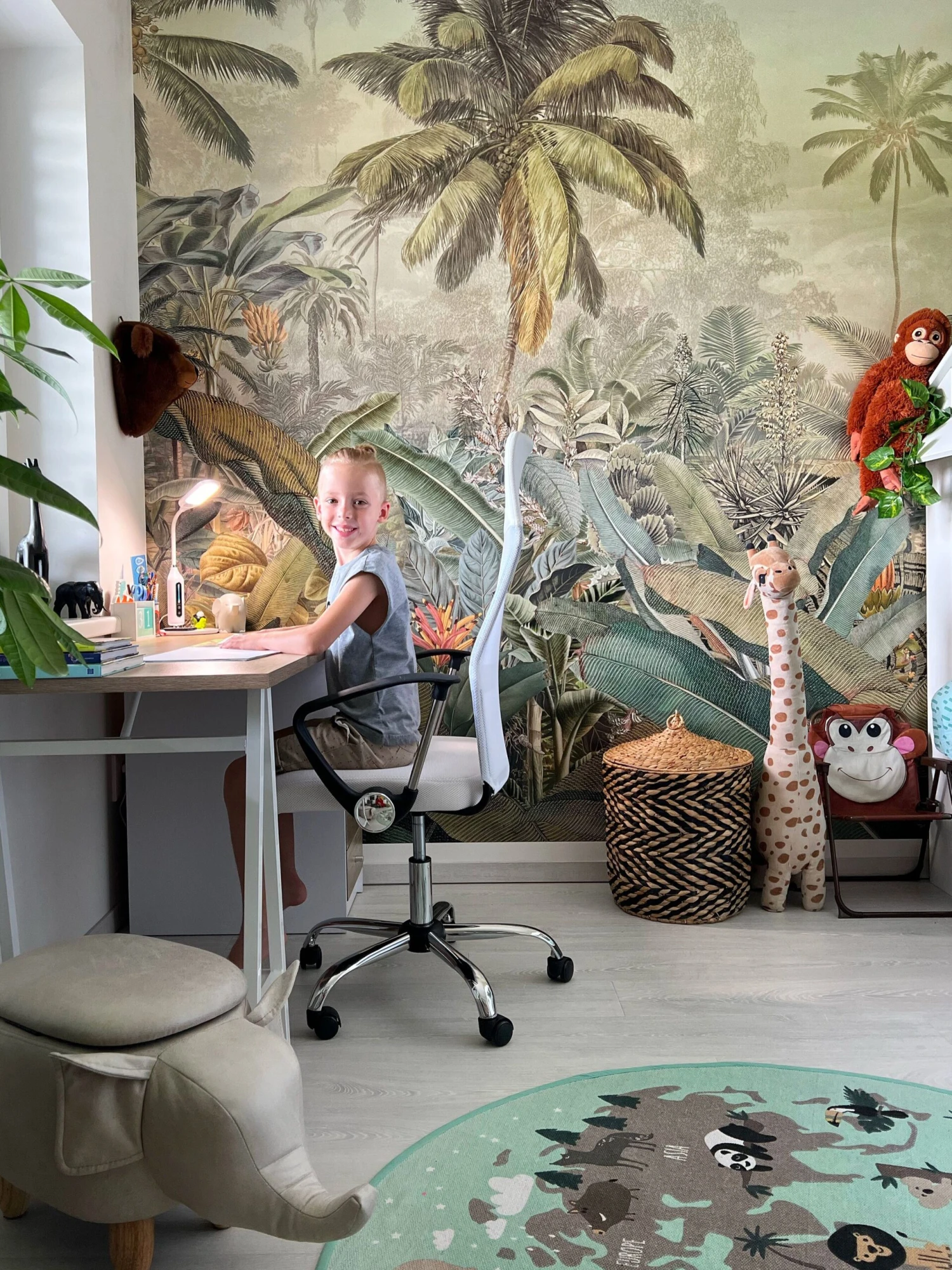 Faux Leather Storage Animal Stool Light Grey ELEPHANT - Image 8